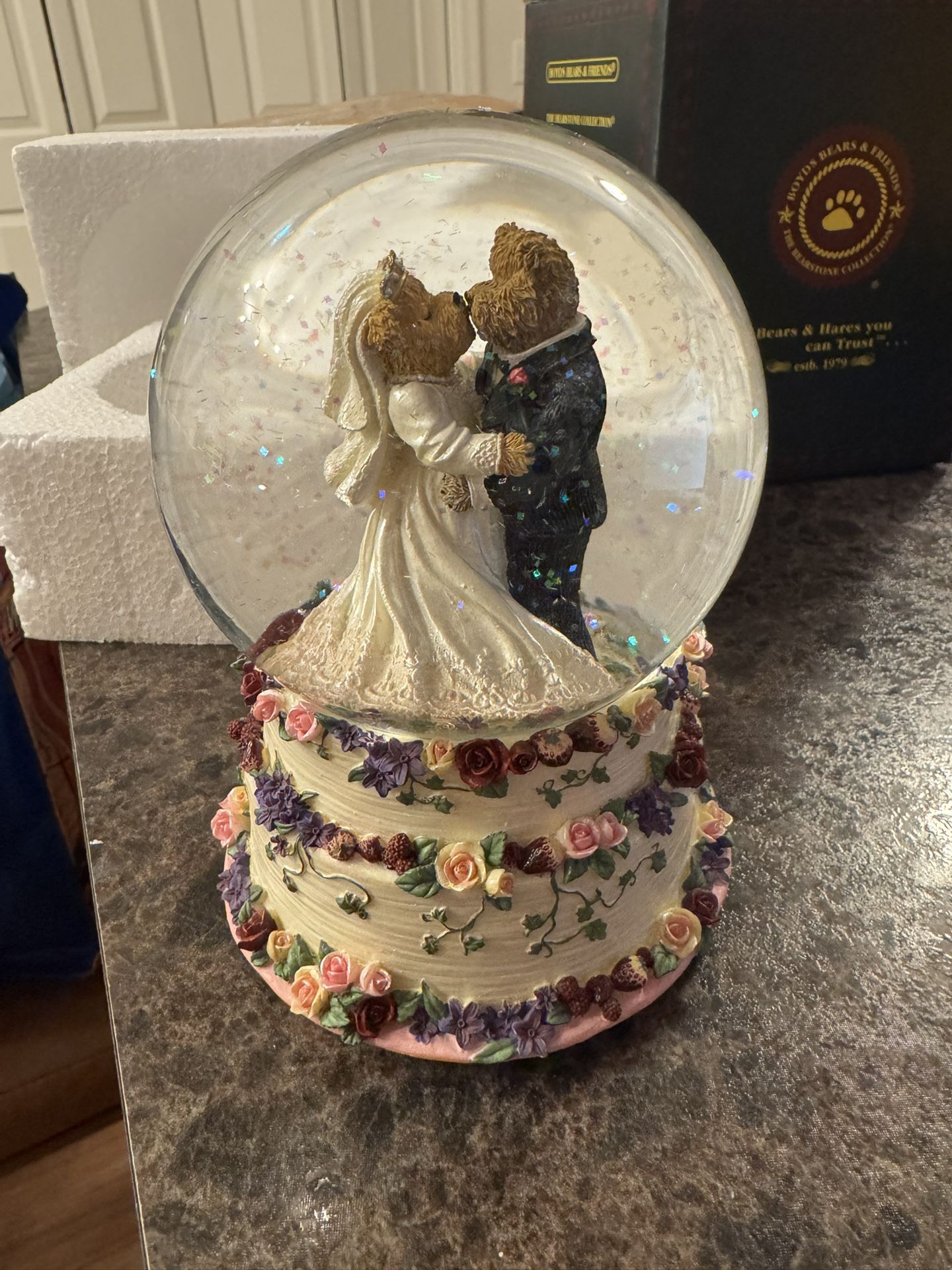 Mr & Mrs Bearlove Snowglobe (Collectors Item)