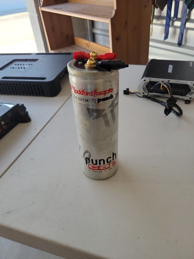Rockford fosgate capacitor 1.0 punch cap 1 farad 16VDC
