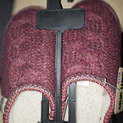 New Size 9/10 Muk LUK SLIPPERS