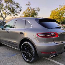 2016 Porsche Macan Turbo 