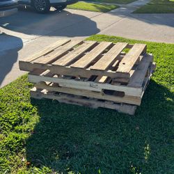 4 Pallets Free