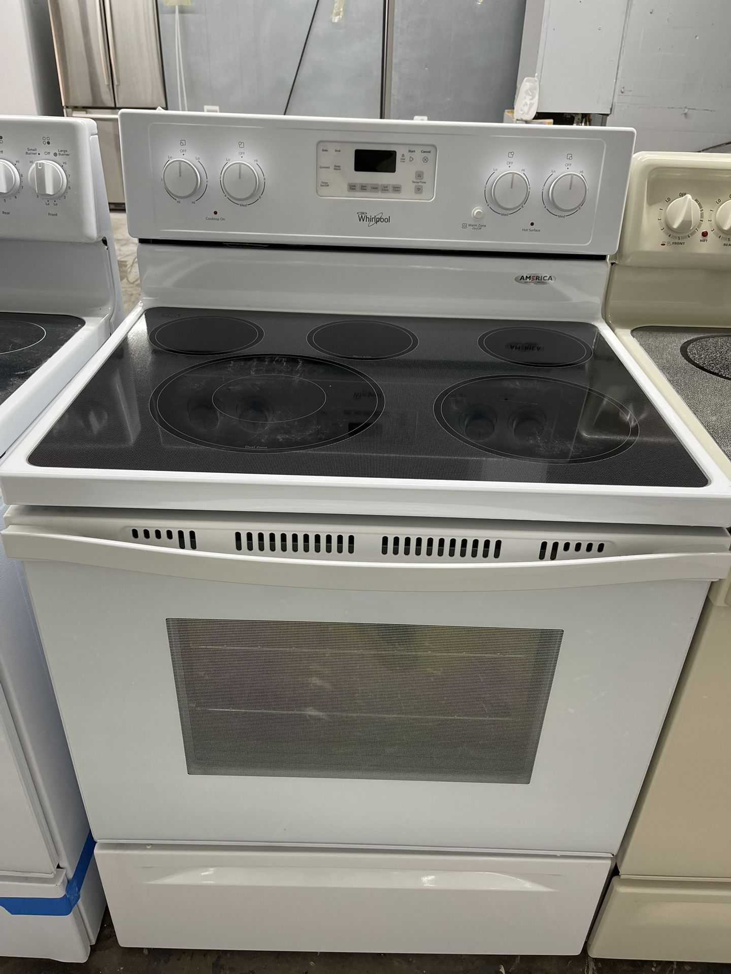 Whirlpool White Stove ‼️60 Day Warranty‼️