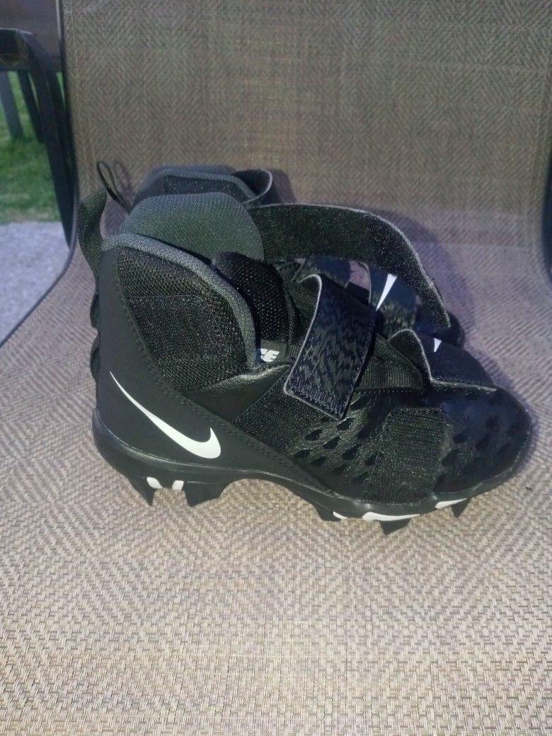 Kids Nike Force Black/white Cleats Size 1Y