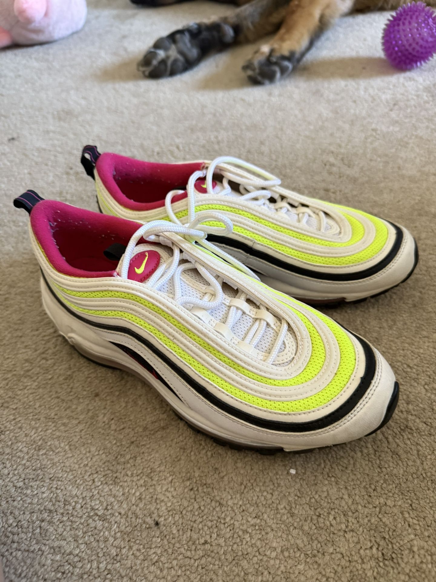 nike shoes sneakers women’s size 8.5, youth 7