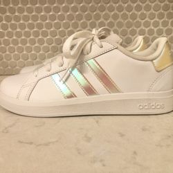 Girl White Adidas Grand Court 2.0 Tennis Shoes - Size 4 - New!