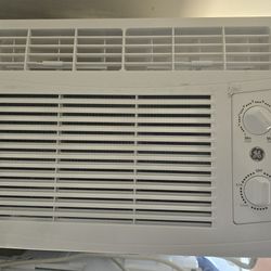 Small Room (10x10) Air Conditioner 