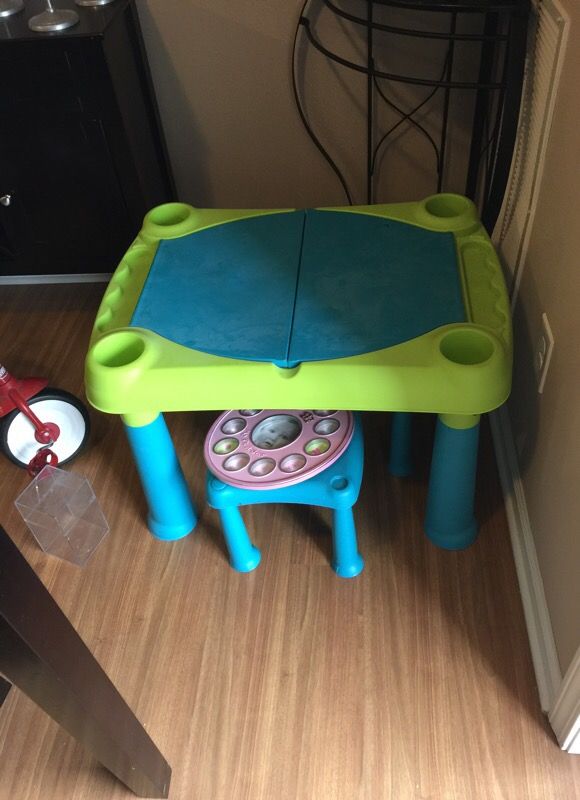 Children's table