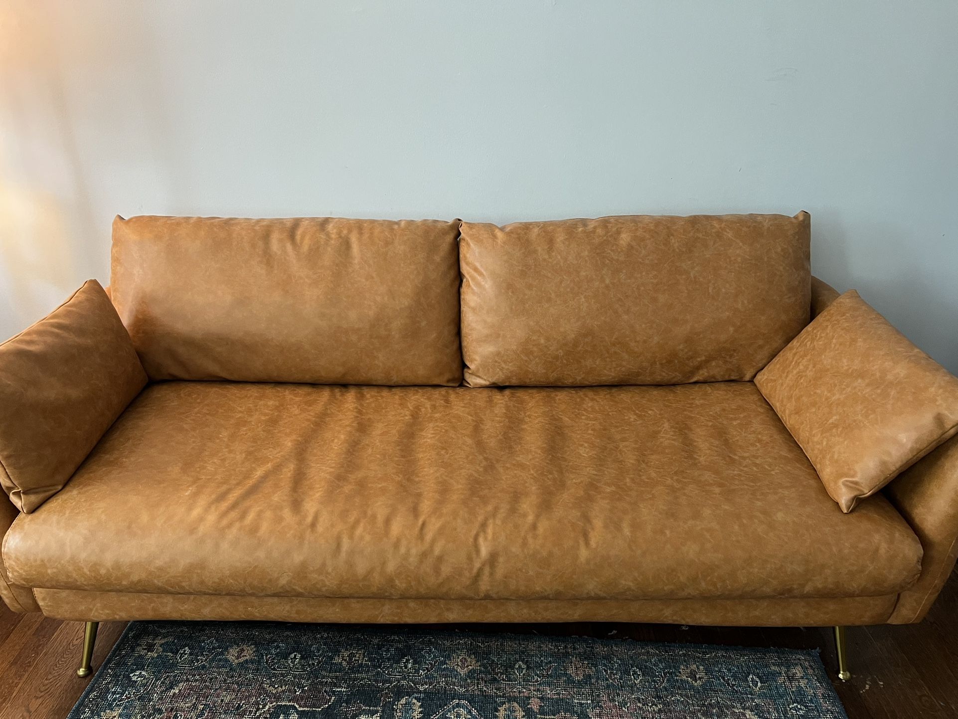 Basic Pleather couch, Self-assembly