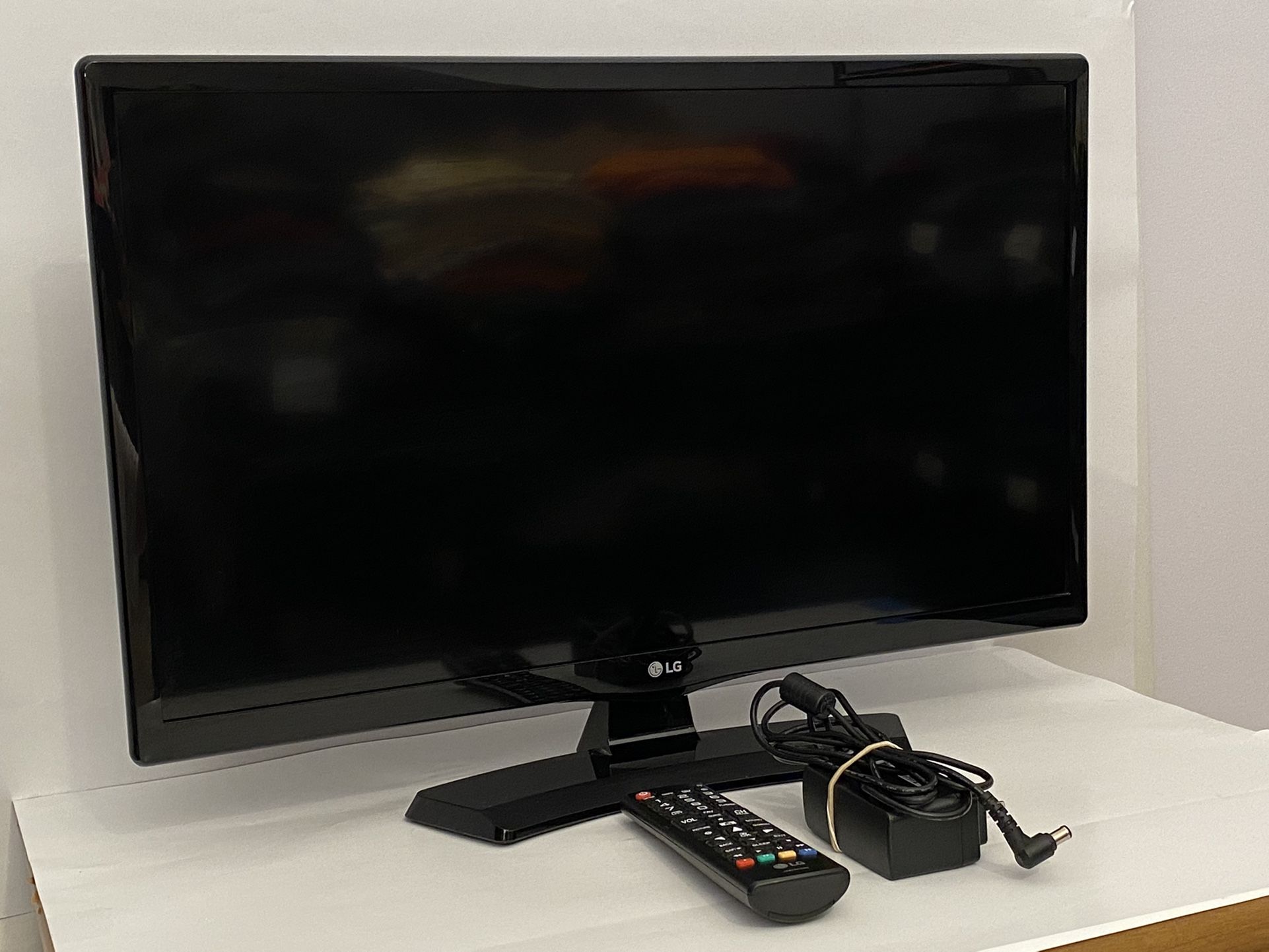 LG 24-Inch Smart LED TV