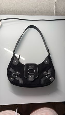 Black shoulder bag