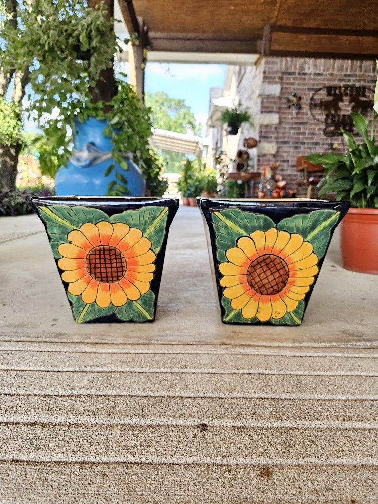 Talavera Square Sunflower Clay Pots, Planters,Plants, Pottery $45 cada uno.