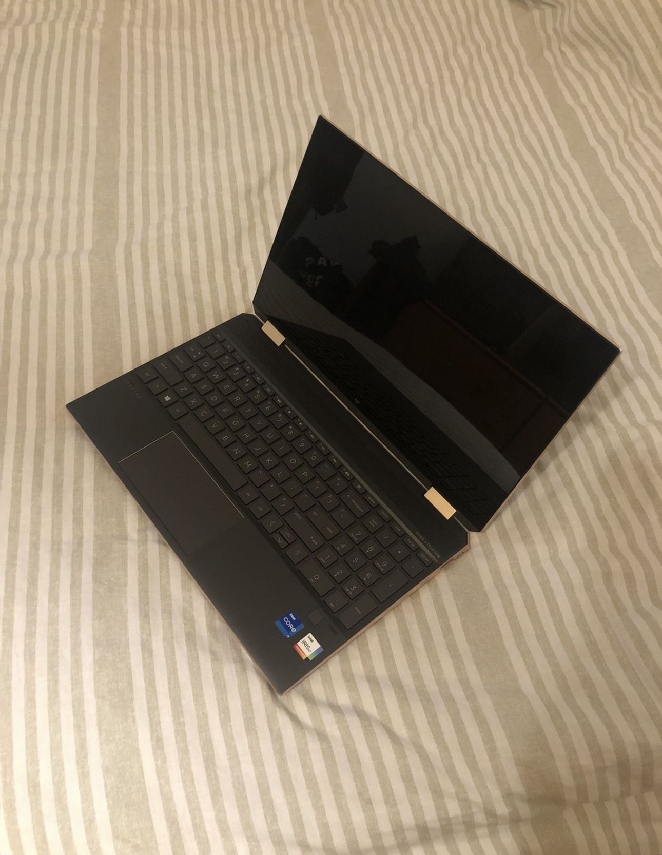 HP - Spectre x360 2-in-1 15.6" 4K UHD Touch-Screen Laptop - Intel Core i7 - 16GB Memory - 512GB SSD + 32GB Optane - Nightfall Black