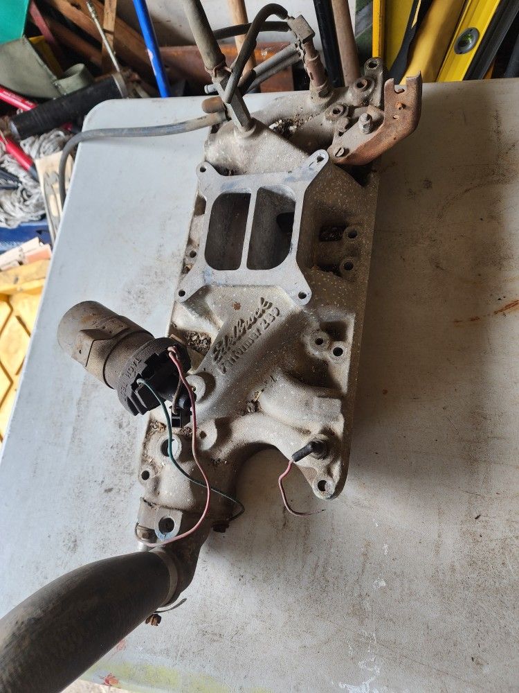 Edelbrock Performer 289 Intake Manifold