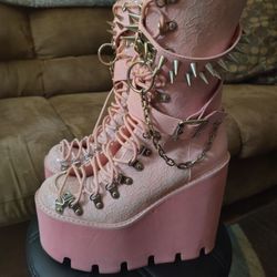 SALE!!  $40 Lady's Skull Candy Boots Sz 8
