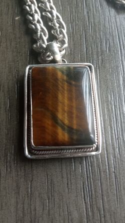 Vintage Heavy Chain And Tiger Eye Medallion