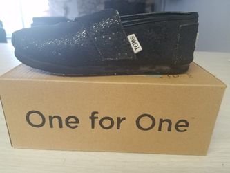 Size 11 TOM'S