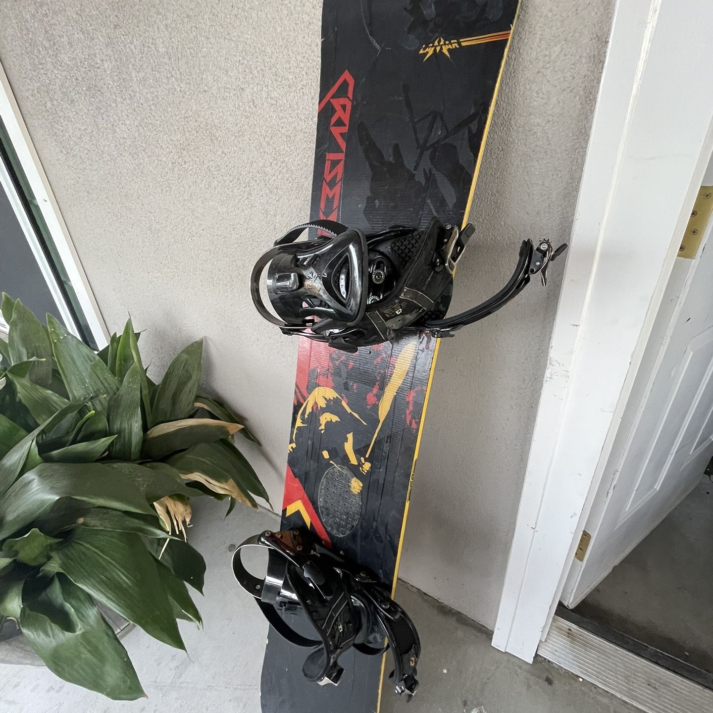 Lamar Cruiser 154 cm Snowboard for Sale in Visalia, CA - OfferUp