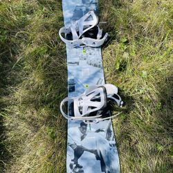 Burton Snowboard 154  Used Few Times Men 