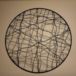 Black Metal Decor 32in Diamter
