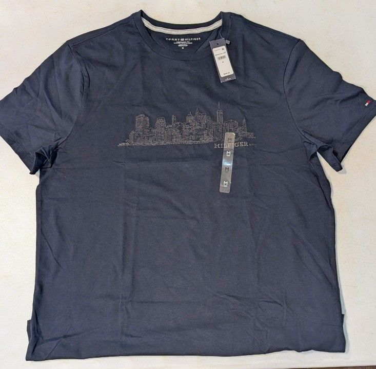 *New* Men's Medium Tommy Hilfiger Short Sleeve Shirt