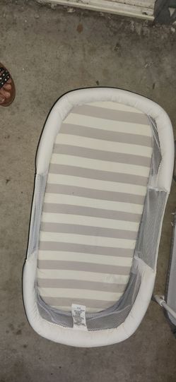 portable crib and bath tub.