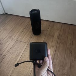 Jbl Flip 7 with fast charger