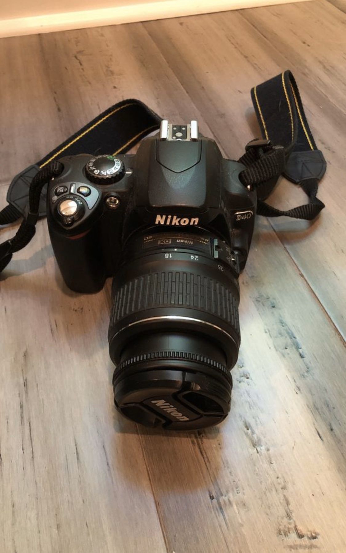 Nikon D40 (w/ 2 lenses)