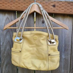 B Makowsky Soft Leather Shoulder Bag Purse Yellow Tan. 13'in Long