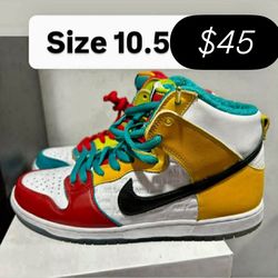 Nike dunks size 10.5 men