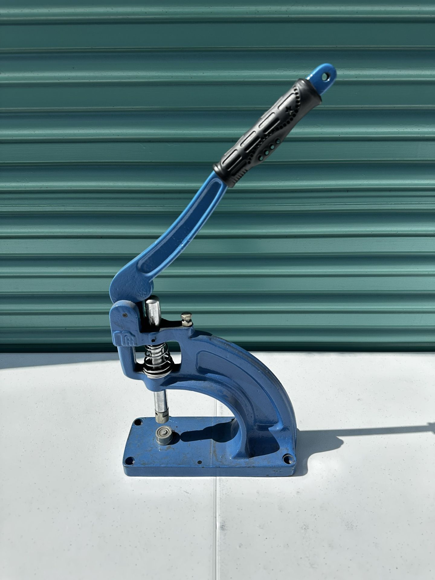 Micron America Deep-Frame Fastening Attaching Hand Press Grommet Machine