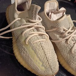YEEZY BOOST ADIDAS  MENS FLYKNIT BEIGE SNEAKERS SIZE 10.5