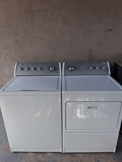 Whirlpool Washer And Dryer Electric Set