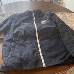 Pittsburgh Penguin Jacket Size Large 