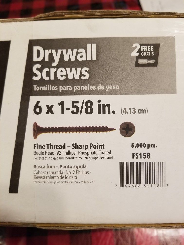 Tengo una caja de tornillos 15/8 para sheetrock. nueva
