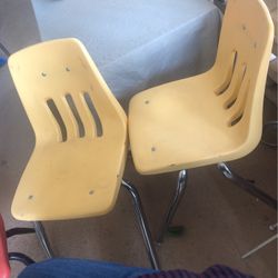 Kids Chairs   10 Each 