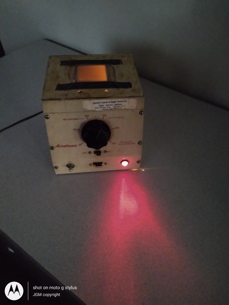 Aerotronic Synchronizer Tester Model 204 milliseconds flashing strobe light DARKROOM equipment. VTG
