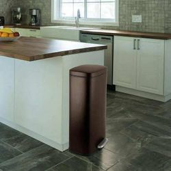 8 Gallon Step on Trash Can, Stainless Steel Kitchen Garbage Fingerprint-Proof, Brown