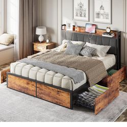 Queen bed with 4 drawers without headboard