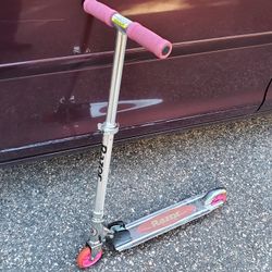 Razor Foldable Scooter, Pink