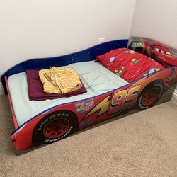 Delta Car Toddler bed with Mattress + Topper