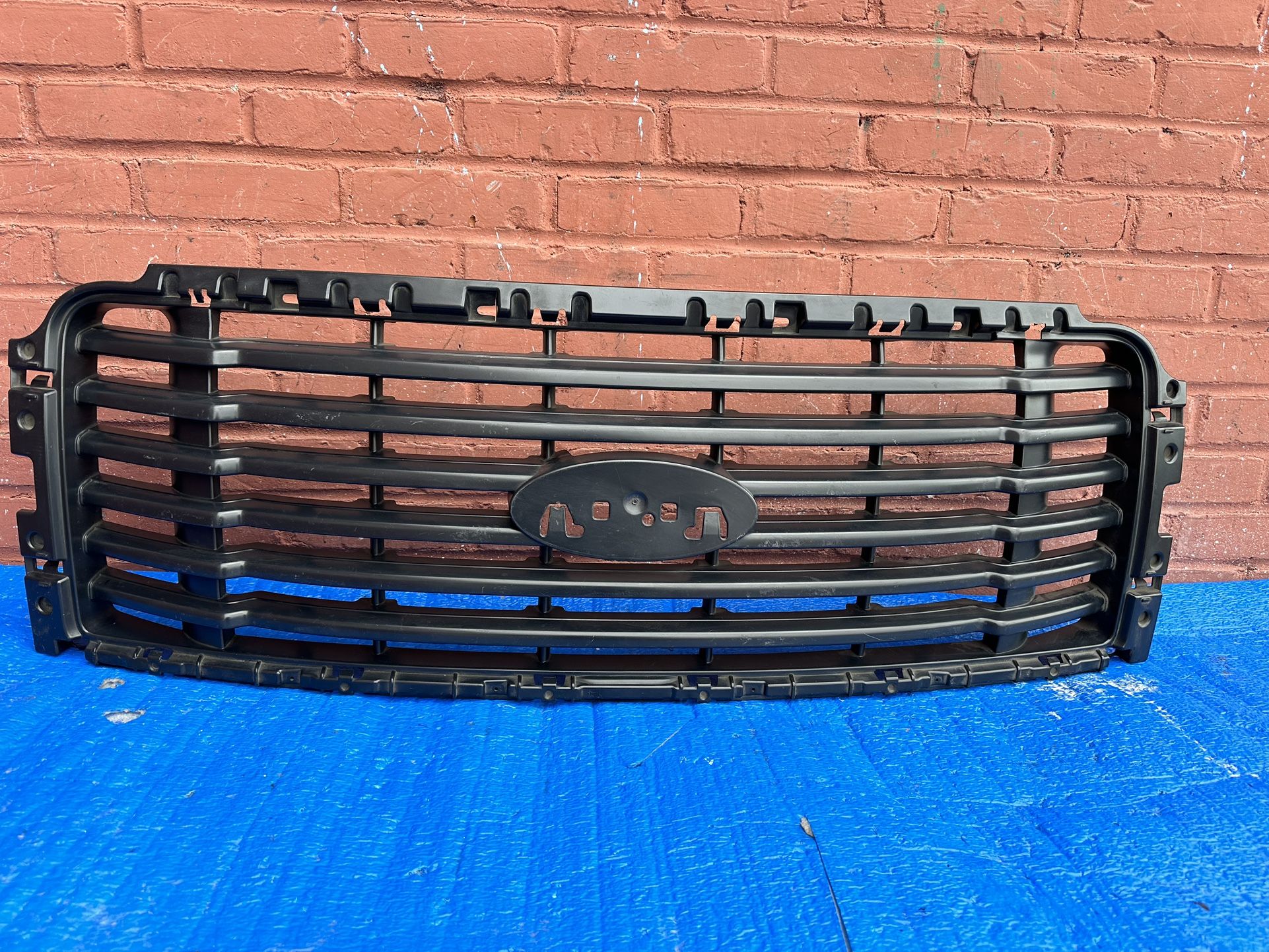 2015-2017 FORD F150 FRONT GRILLE OEM 