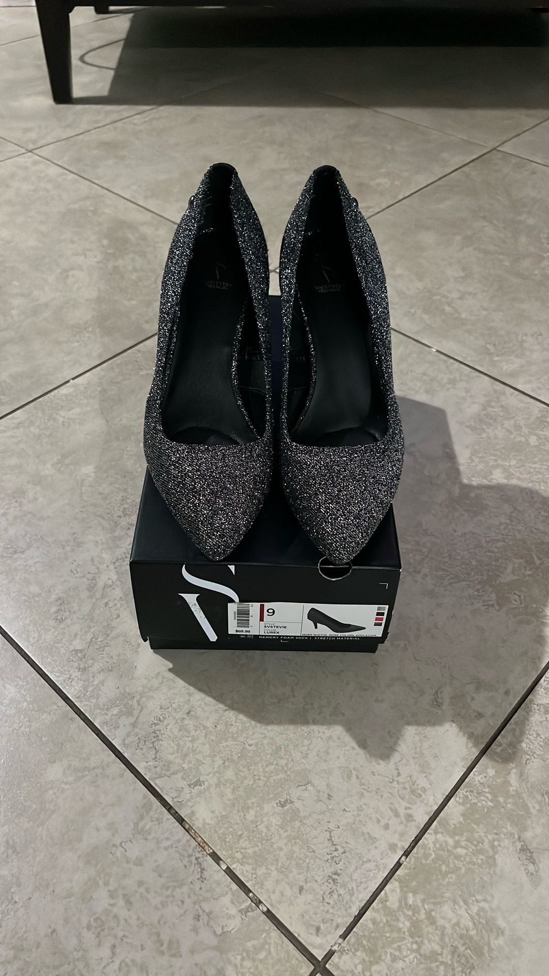 Simply Vera Wang High Heels Shoes with Memory Foam, Size 9