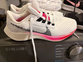 Women’s running shoes size 71/2