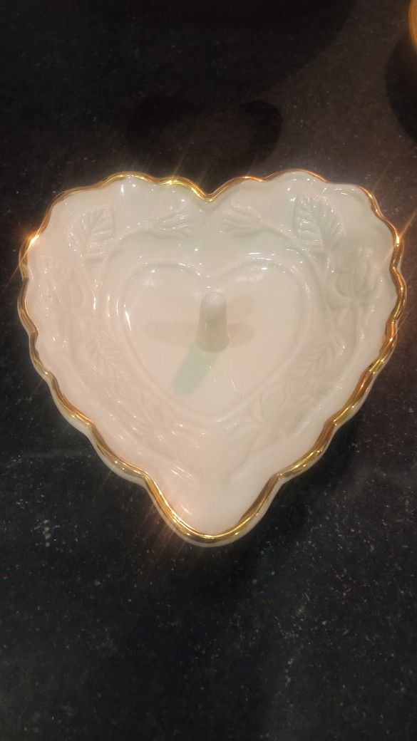 Lennox Heart Shaped Ring Holder