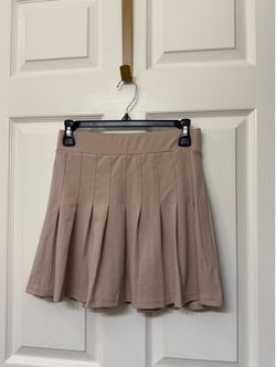 Beige tennis skirt
