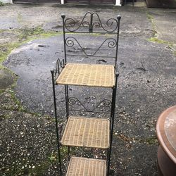 Wicker Iron Stand 