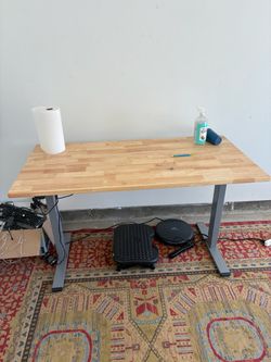 Standing adjustable bamboo desk