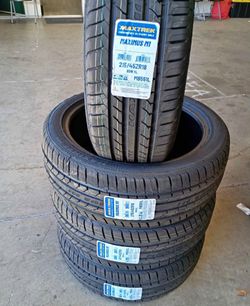 215/45ZR18 Set Of 4 Maxtrek New Tires