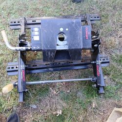Demco 16,000 Pound Slider Fifth Wheel Hitch