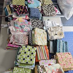 Quilters Large Selection Of Fabric Remnants 